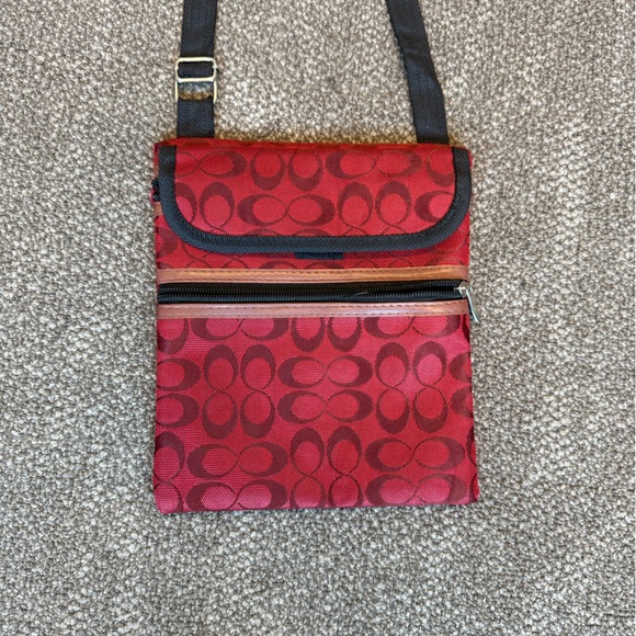 Vintage Coach Red and Black Crossbody Bag - Picture 5 of 11